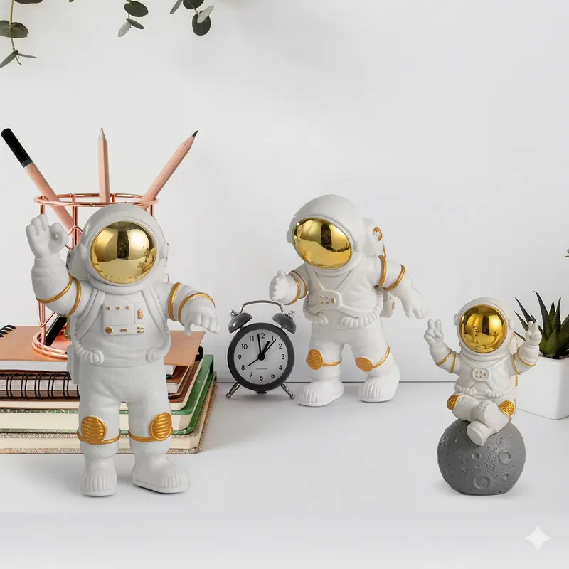 Premium Astronaut Showpiece Figurine – Modern Space Theme Decorative Statue